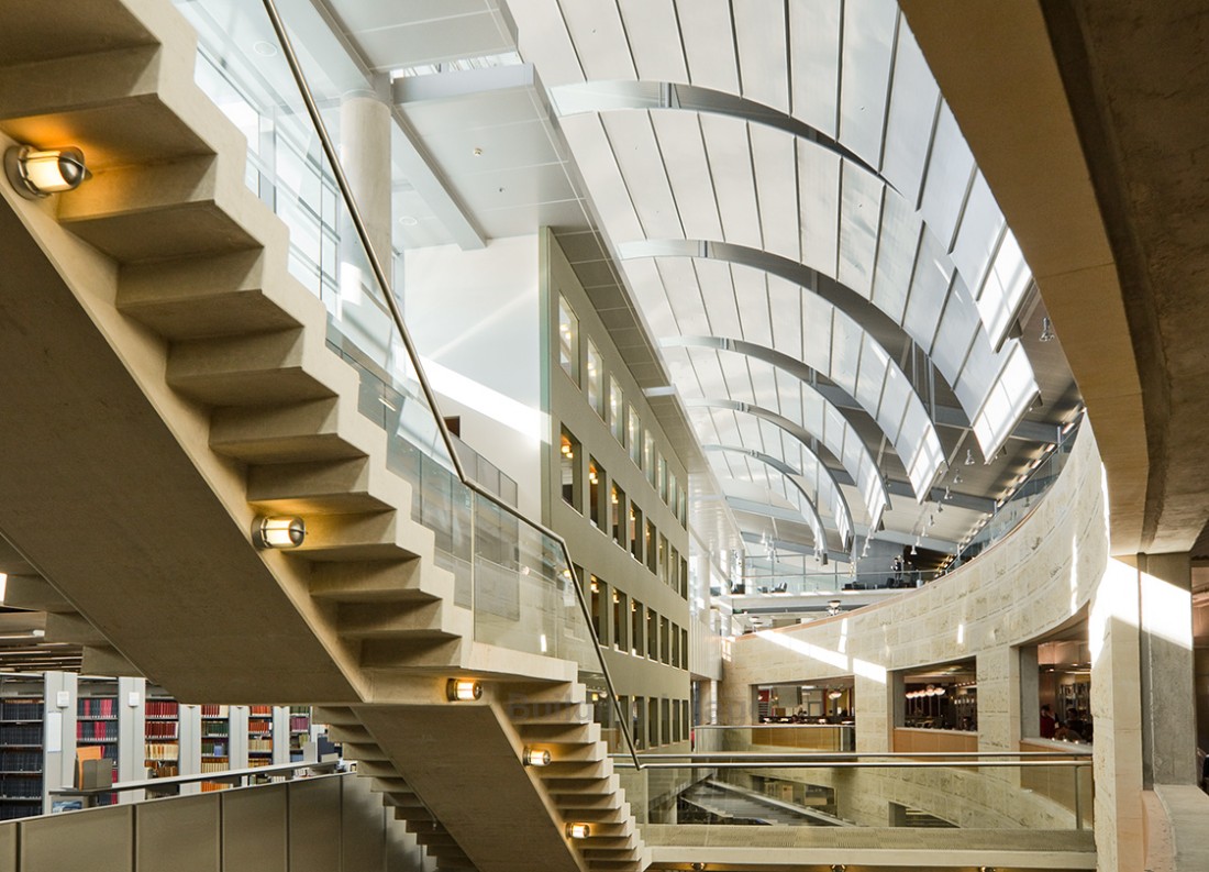 Dunedin University building photo